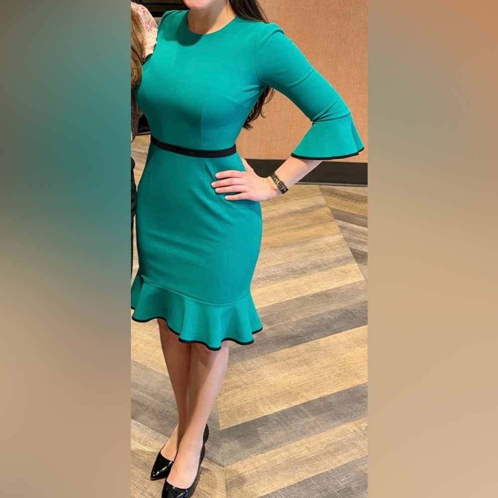 Donna Morgan Green Ruffle Hem Dress